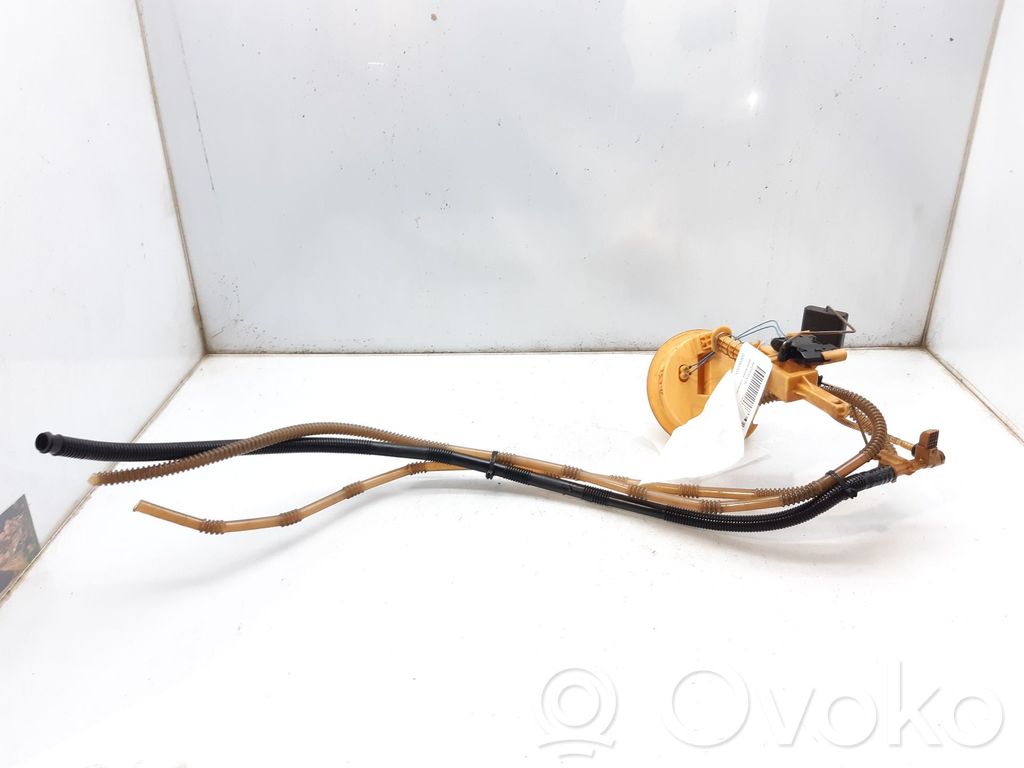 BMW 3 E90 E91 Degalų siurblys (degalų bake) 