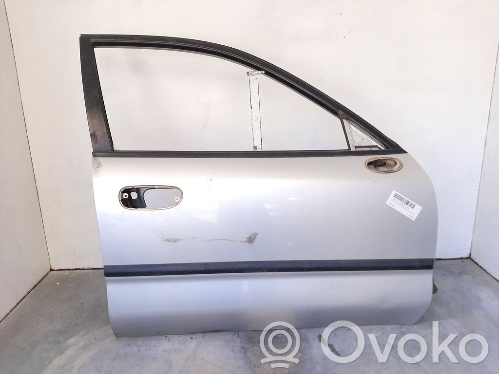 Puerta delantera   MR508446