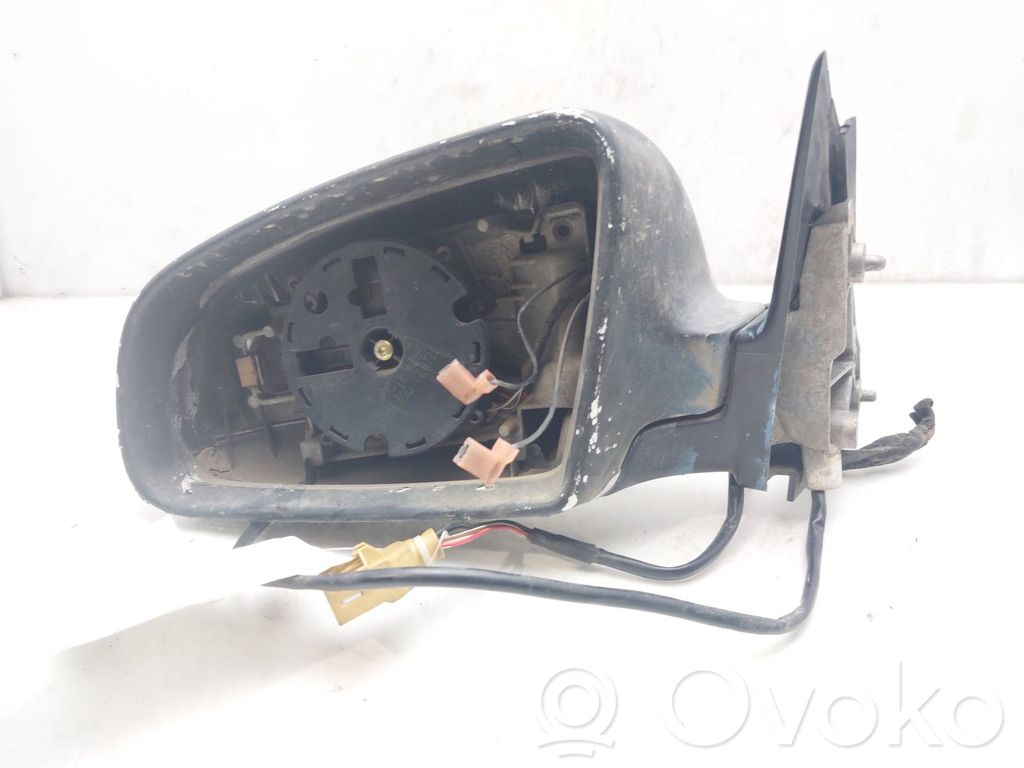 Audi A4 S4 B6 8E 8H Elektryczne lusterko boczne drzwi przednich 