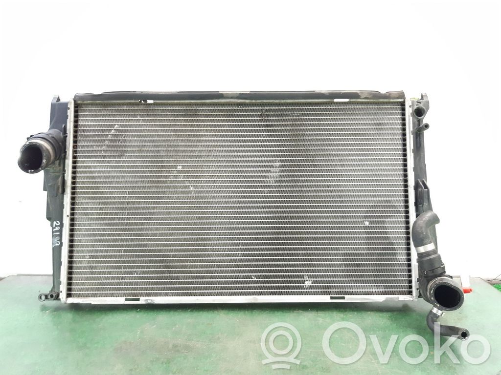 BMW 1 E81 E87 Aušinimo skysčio radiatorius 