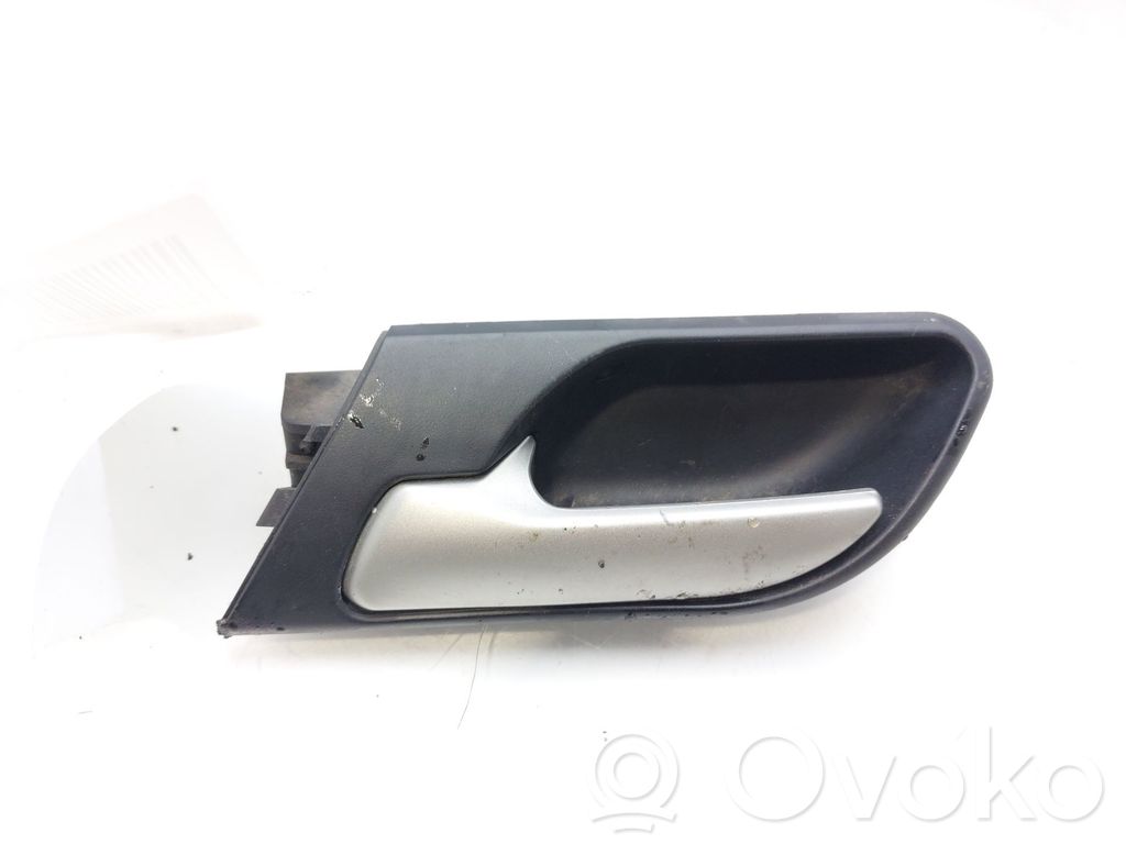 Manecilla interna puerta trasera   8408625