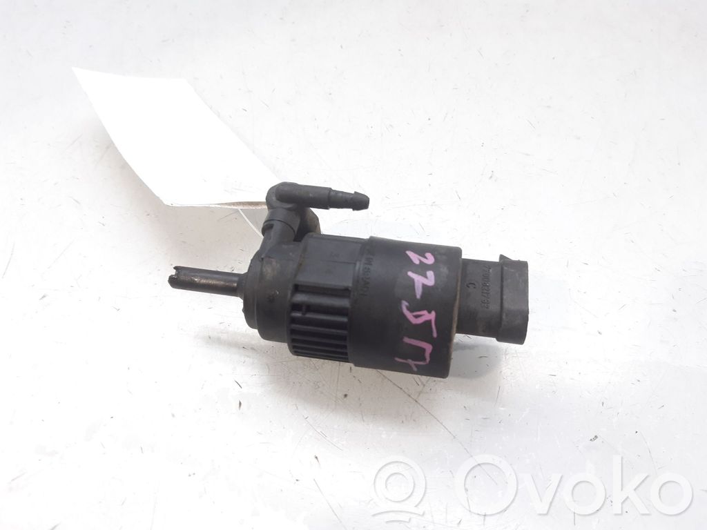Renault Twingo I Windscreen/windshield washer pump 