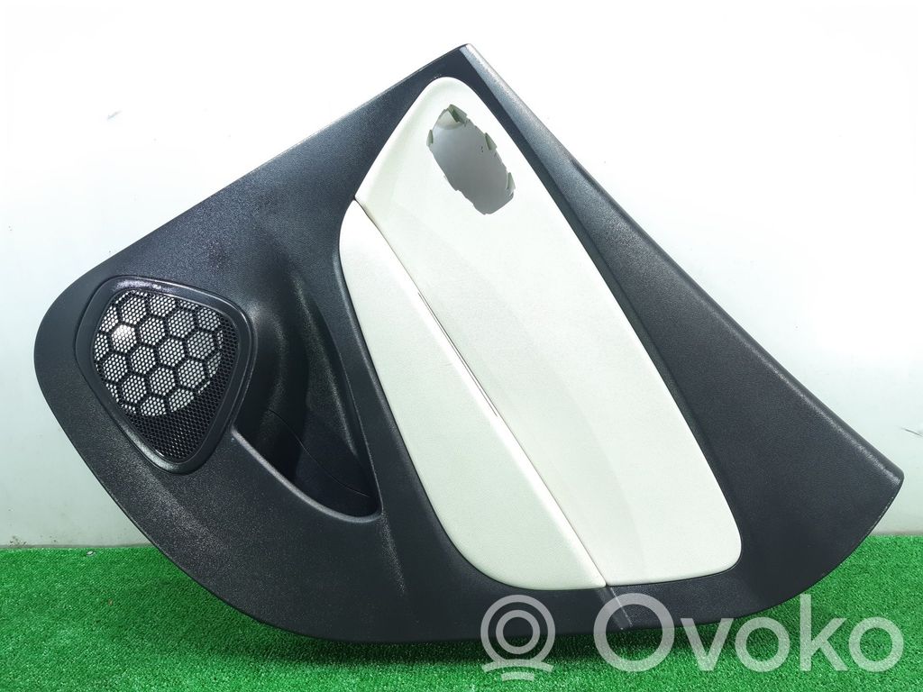 Renault Captur Takaoven verhoilu 