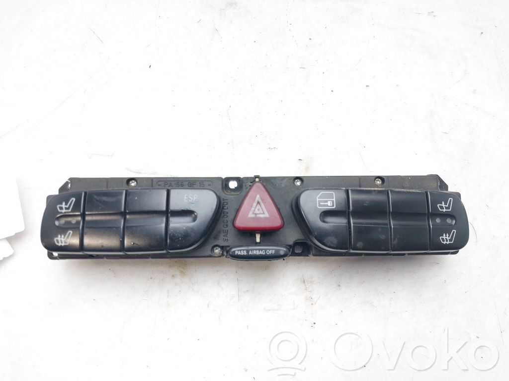 Mercedes-Benz C W203 Schalter Warnblinkanlage