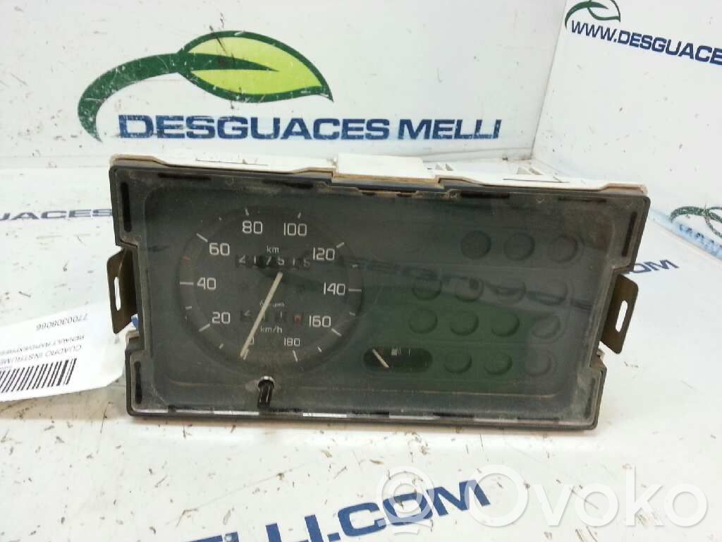 Renault Safrane Speedometer (instrument cluster) 