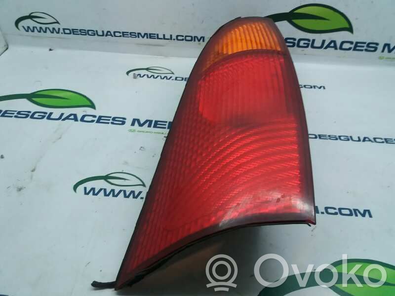 Ford Focus Luz trasera/de freno 