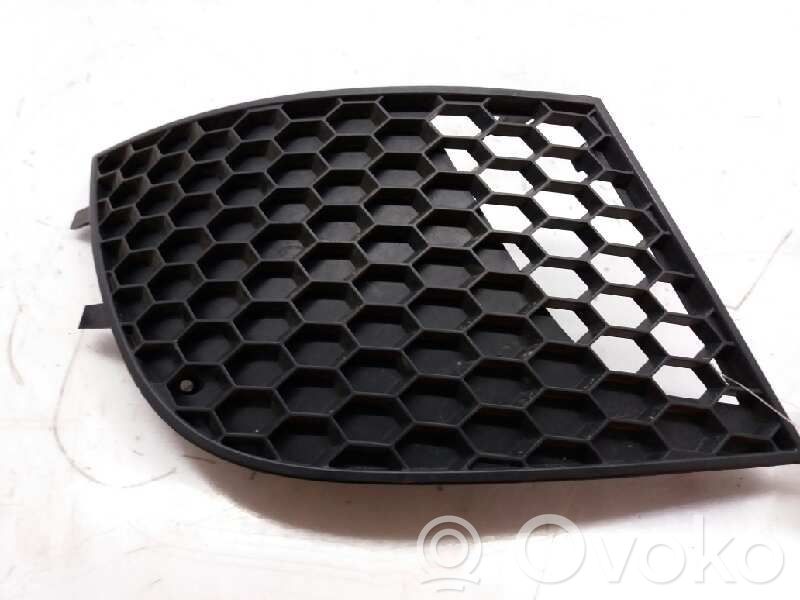 Seat Cordoba (6L) Rejilla delantera 