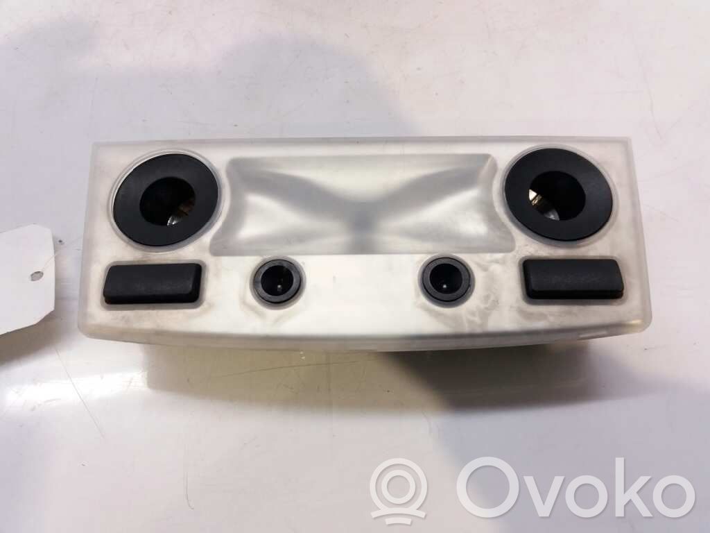 Etuistuimen valo   63316910793