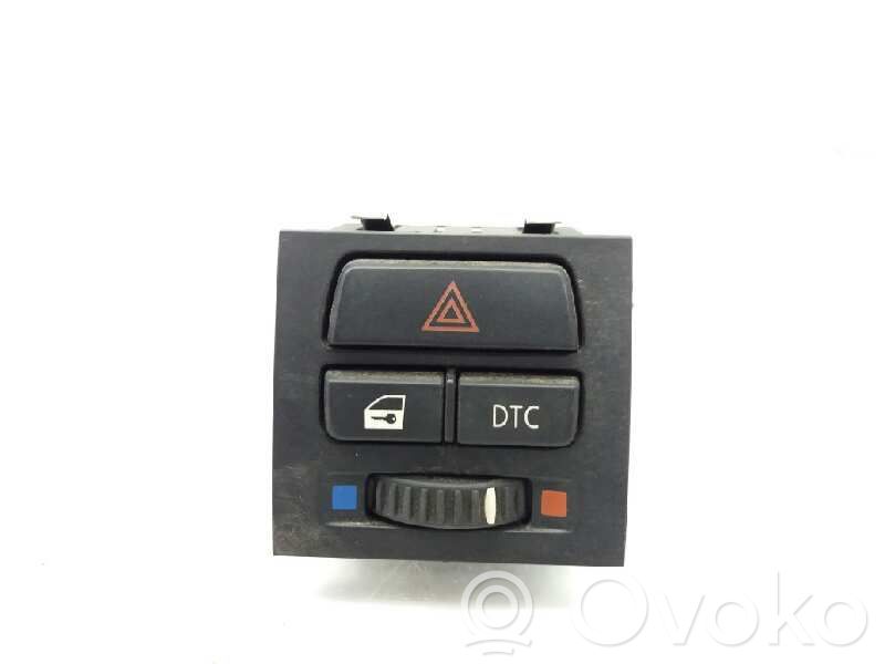 Botón interruptor de luz de peligro   913242101