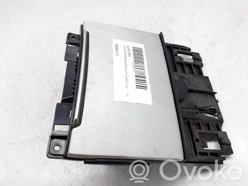 Guantera   4G0864131