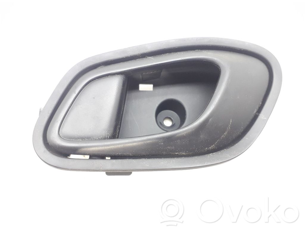 Manecilla interna puerta delantera   82613A2000