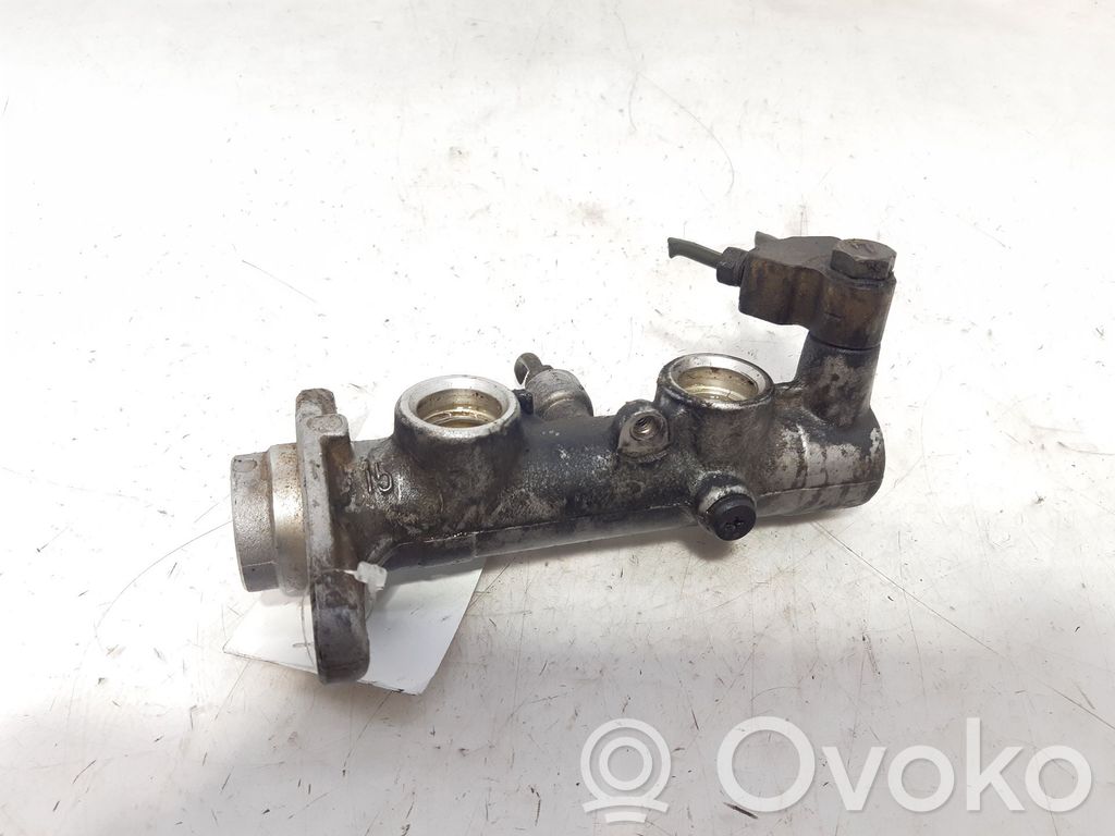 Mitsubishi Montero Główny cylinder hamulca