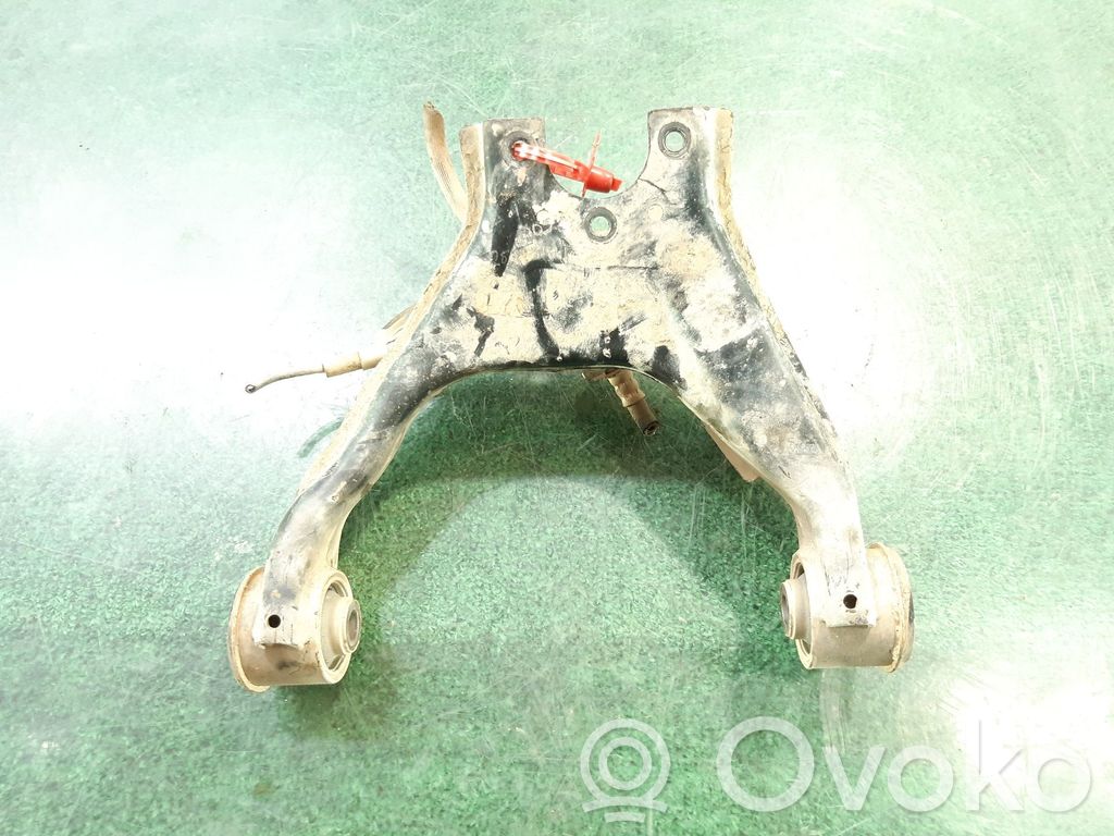 Mitsubishi L200 Oberer Querlenker vorne 
