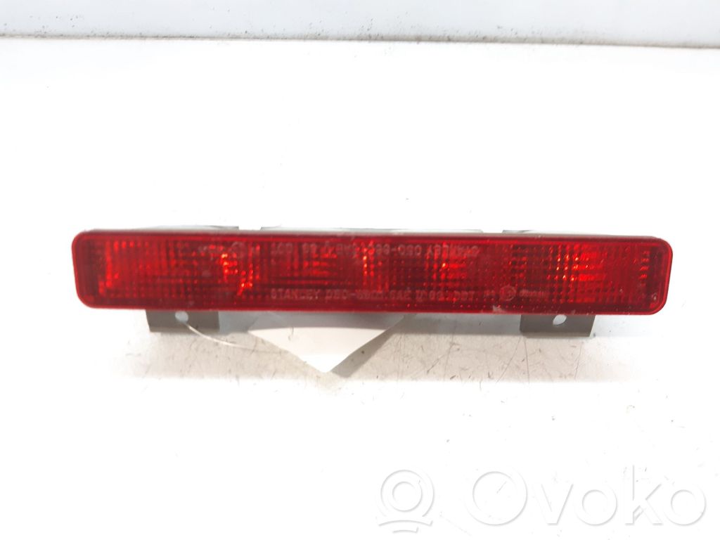 Mitsubishi Montero Third/center stoplight 