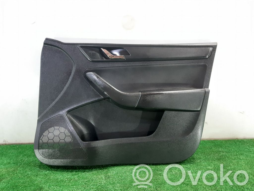 Skoda Rapid (NH) Boczki / Poszycie drzwi przednich 