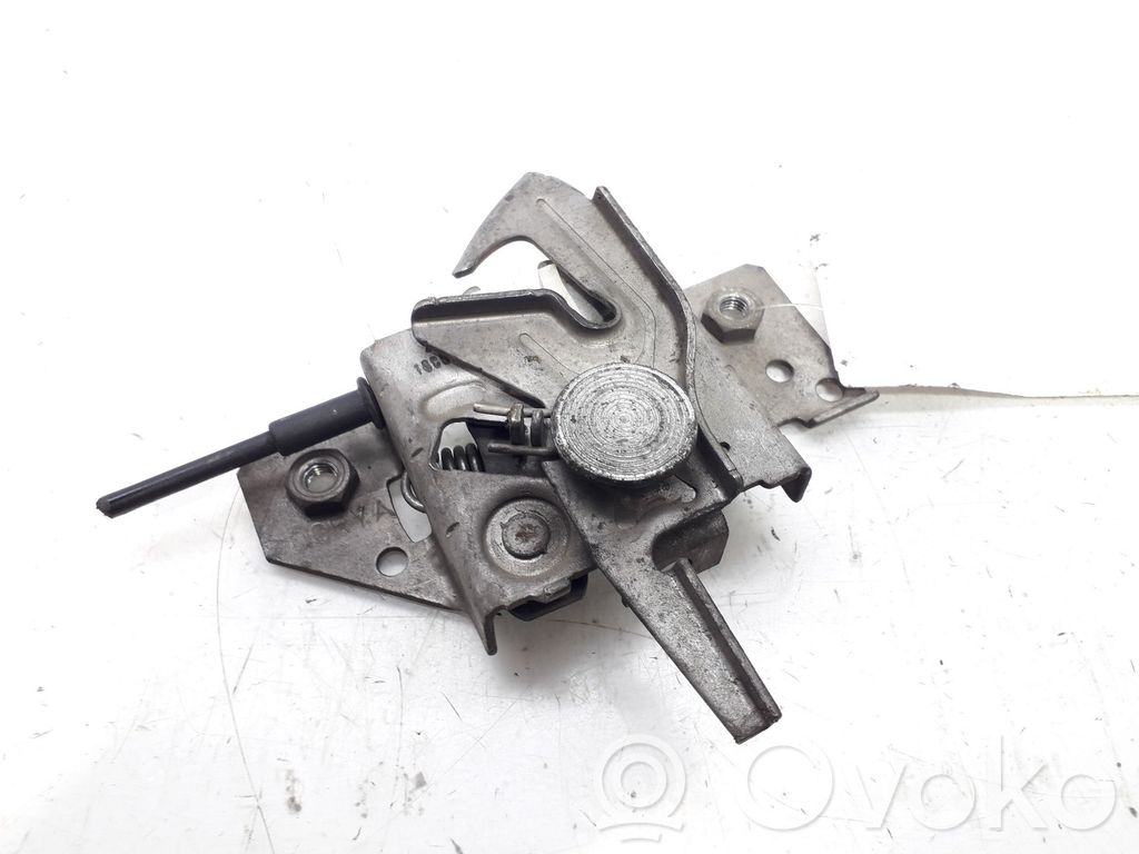 Ford Fusion Tie down hook / loop 
