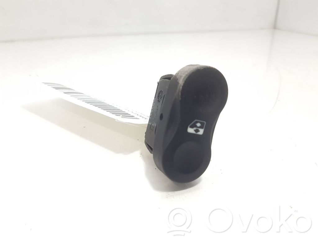 Dacia Duster Electric window control switch 