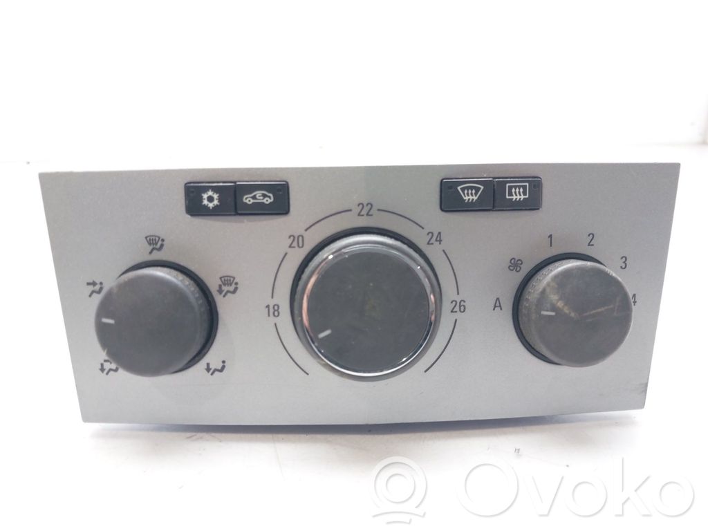 Opel Astra H Climate control unit 