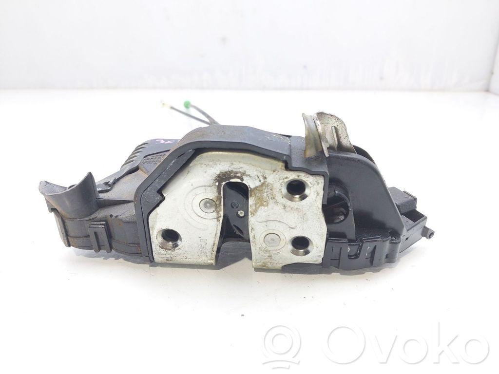 Toyota Yaris Etuoven lukko 