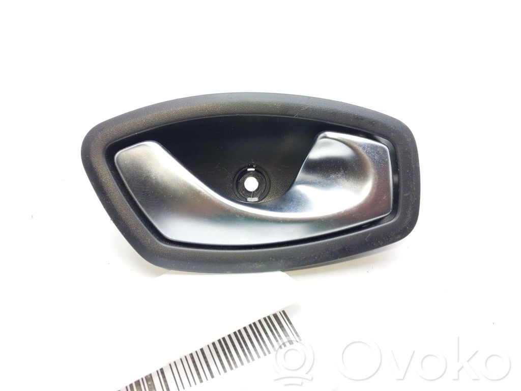Manecilla interna puerta trasera   806700005R,100000KMS