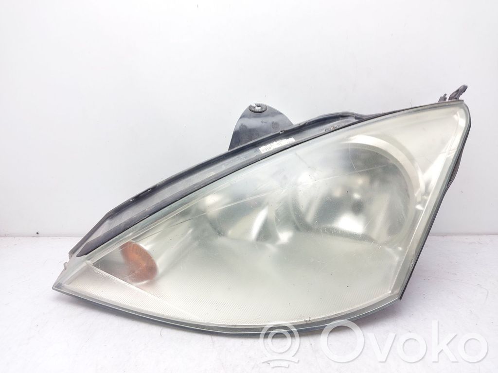 Ford Focus Etu-/Ajovalo 