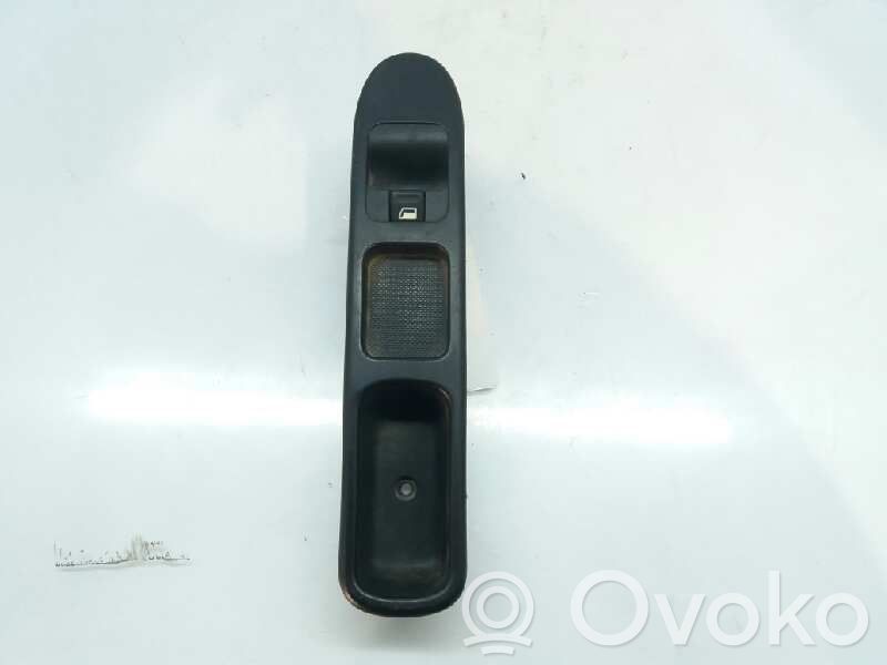Peugeot 307 Electric window control switch 