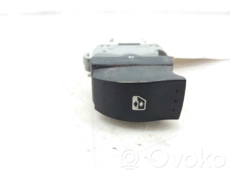 Renault Megane II Electric window control switch 