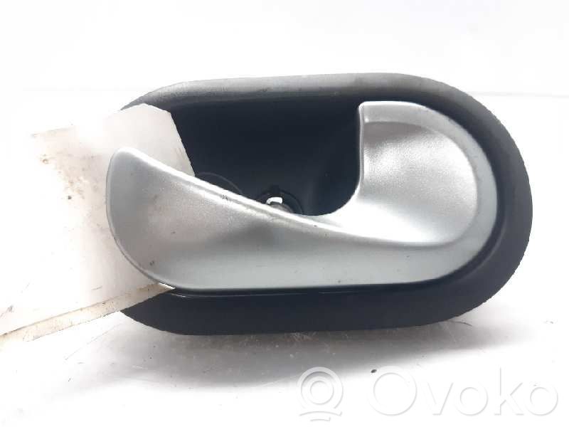 Manecilla interna puerta trasera   4D18248