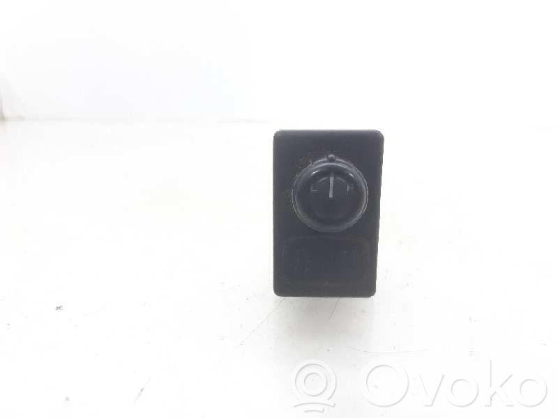 Nissan Navara D22 Interruptor del espejo lateral 
