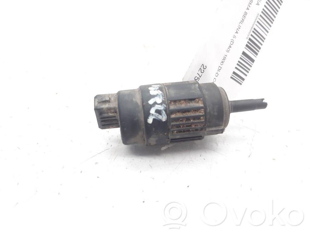 Mitsubishi Carisma Windscreen/windshield washer pump 