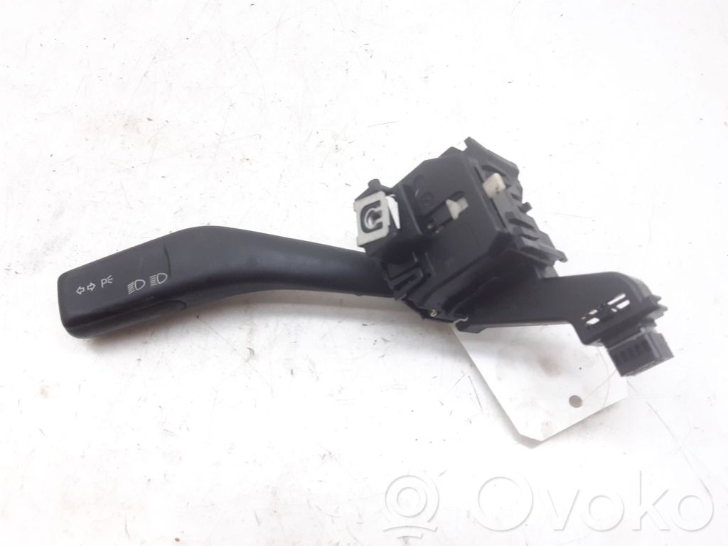 Volkswagen Caddy Palanca de intermitentes 