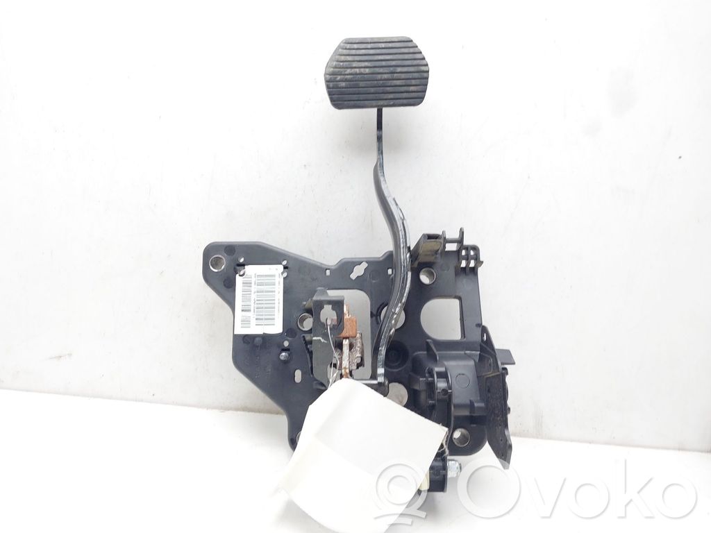Pedal de embrague   9666871680