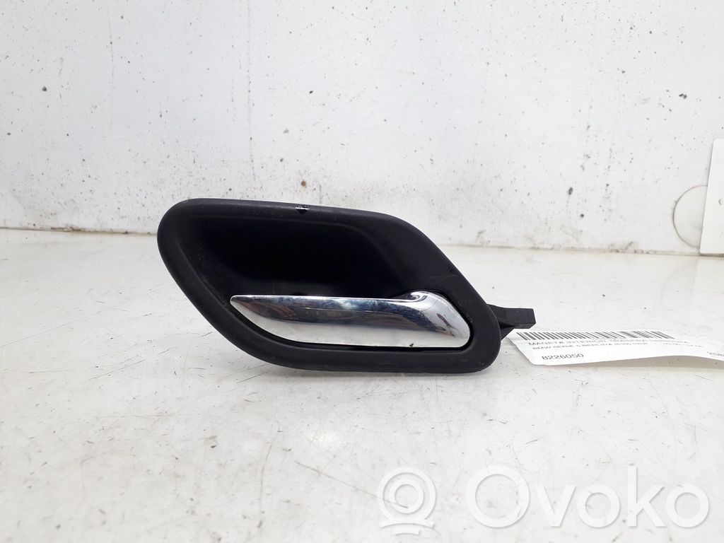 Manecilla interna puerta trasera   8226050
