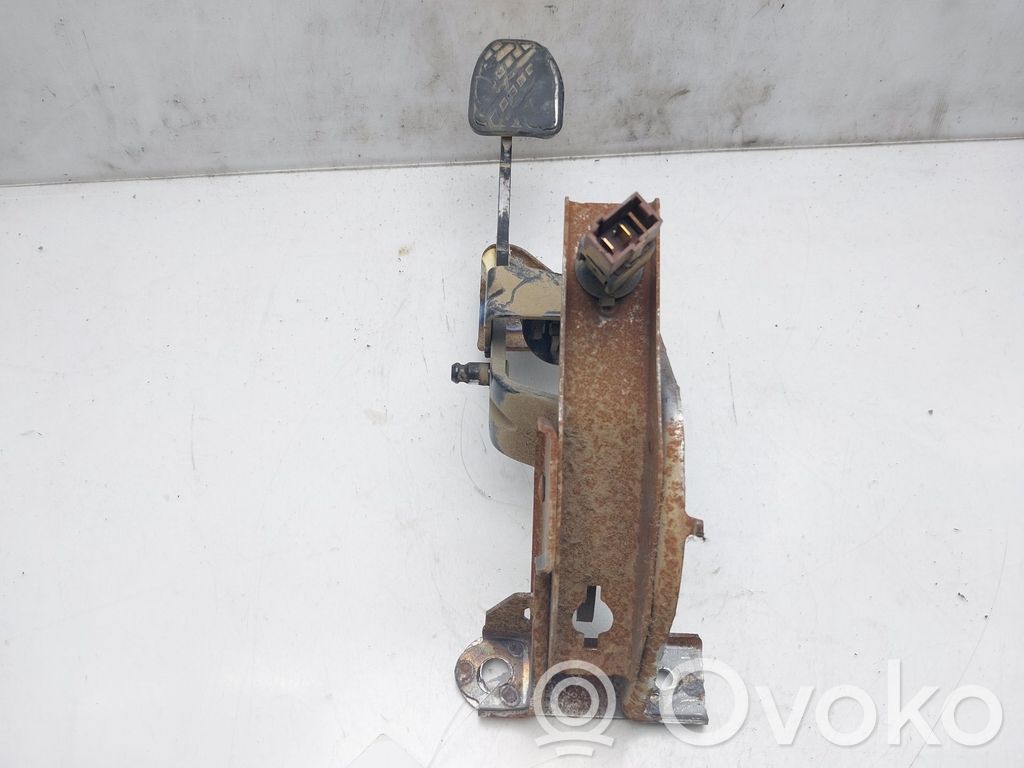 Nissan Qashqai Pedał sprzęgła