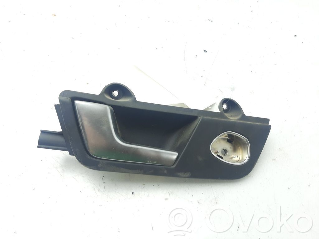 Manecilla interna puerta trasera   8E0839019
