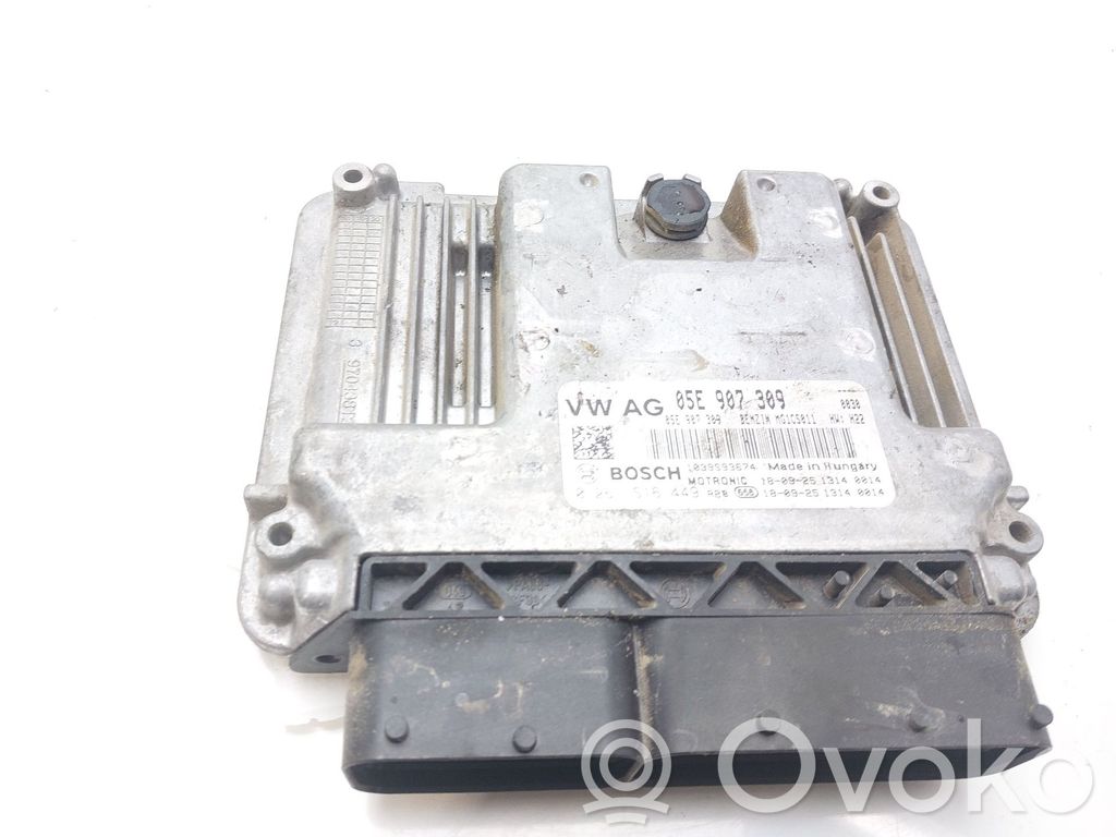 Unidad de control/módulo del motor   05E907309