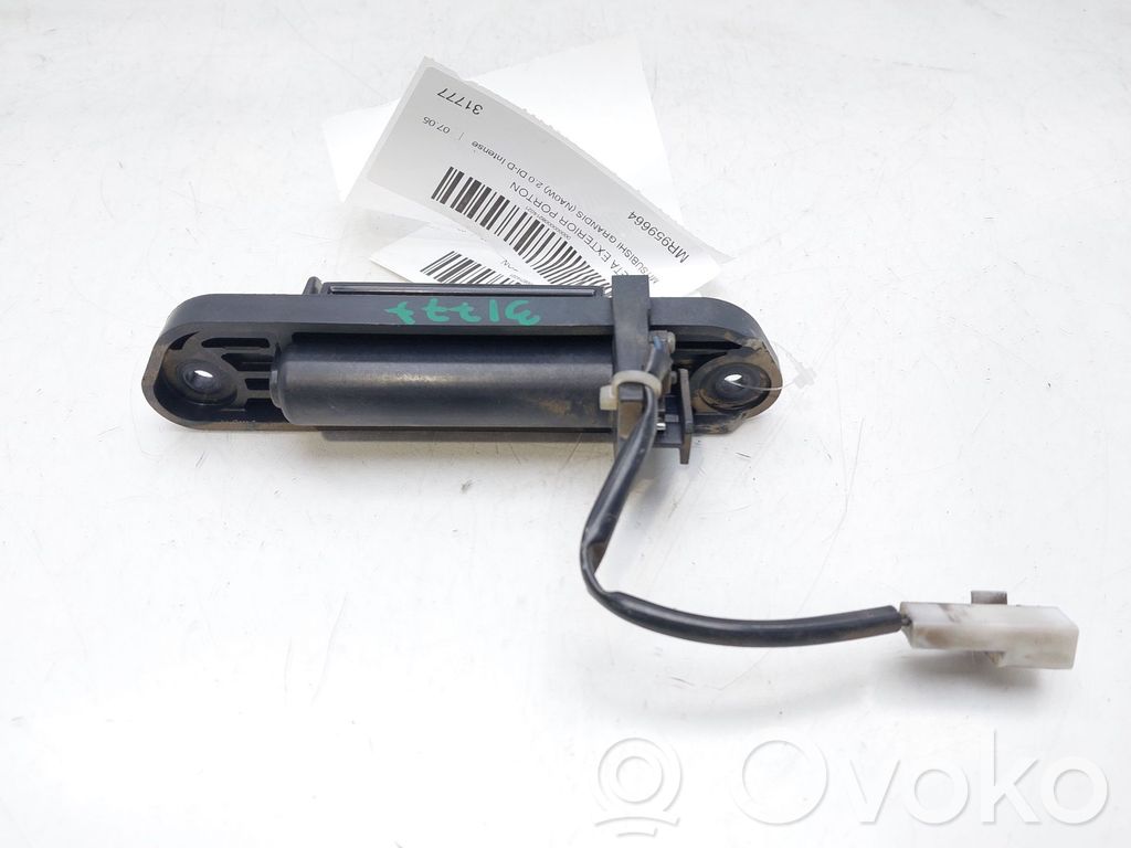 Mitsubishi Grandis Manilla exterior del maletero/compartimento de carga 