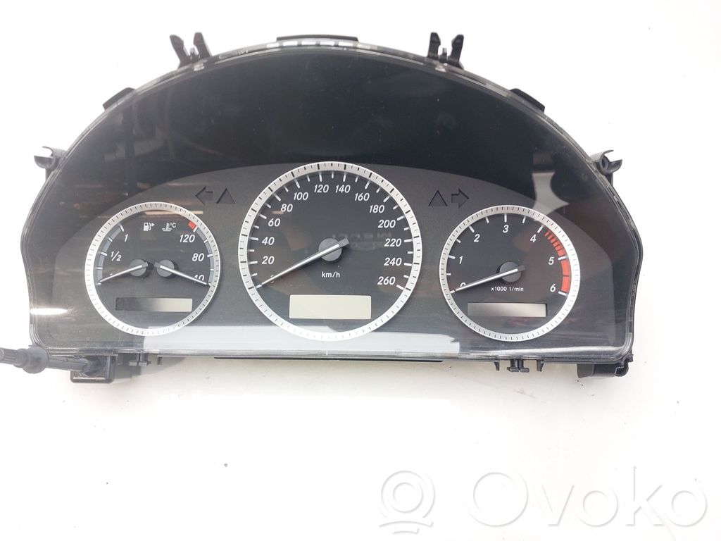 Mercedes-Benz C W204 Licznik / Prędkościomierz 