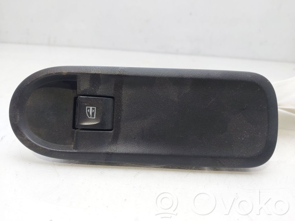 Dacia Duster Interrupteur commade lève-vitre 