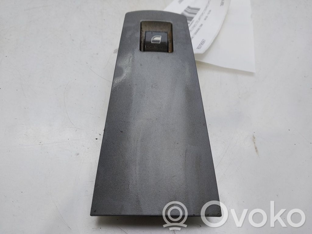 Comutator comandă geamuri electrice   8379597