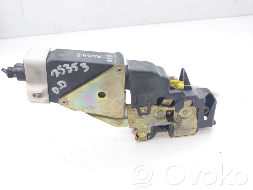 Mitsubishi Carisma Front door lock 