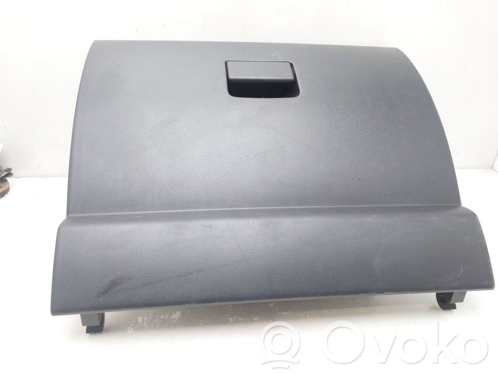 Mazda 5 Glove box 
