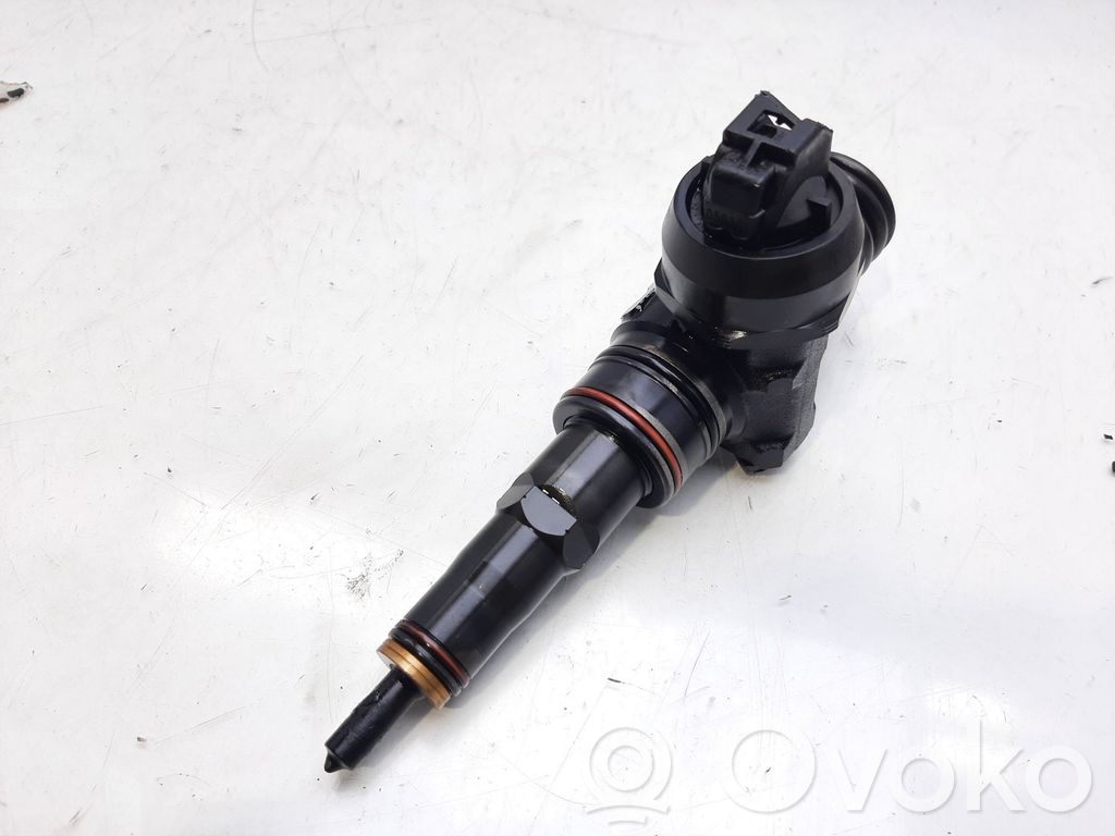 Inyector de combustible   038130073