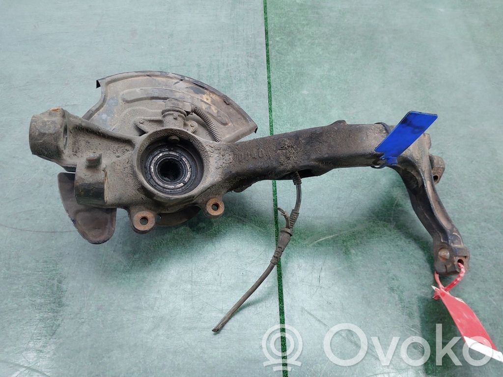 Volkswagen PASSAT B5.5 Achsschenkel vorne