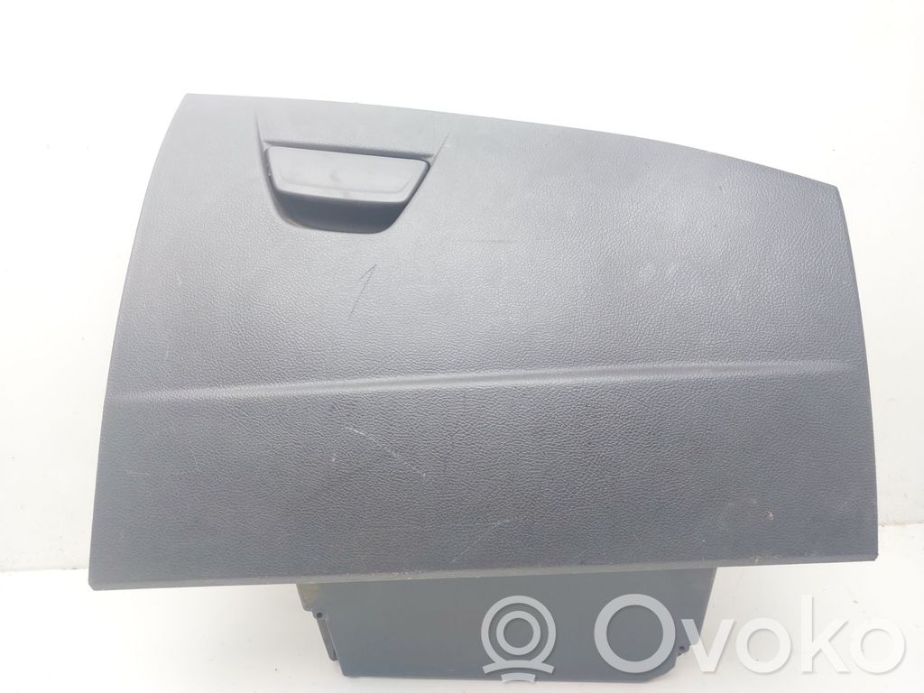 Ford Focus Glove box 