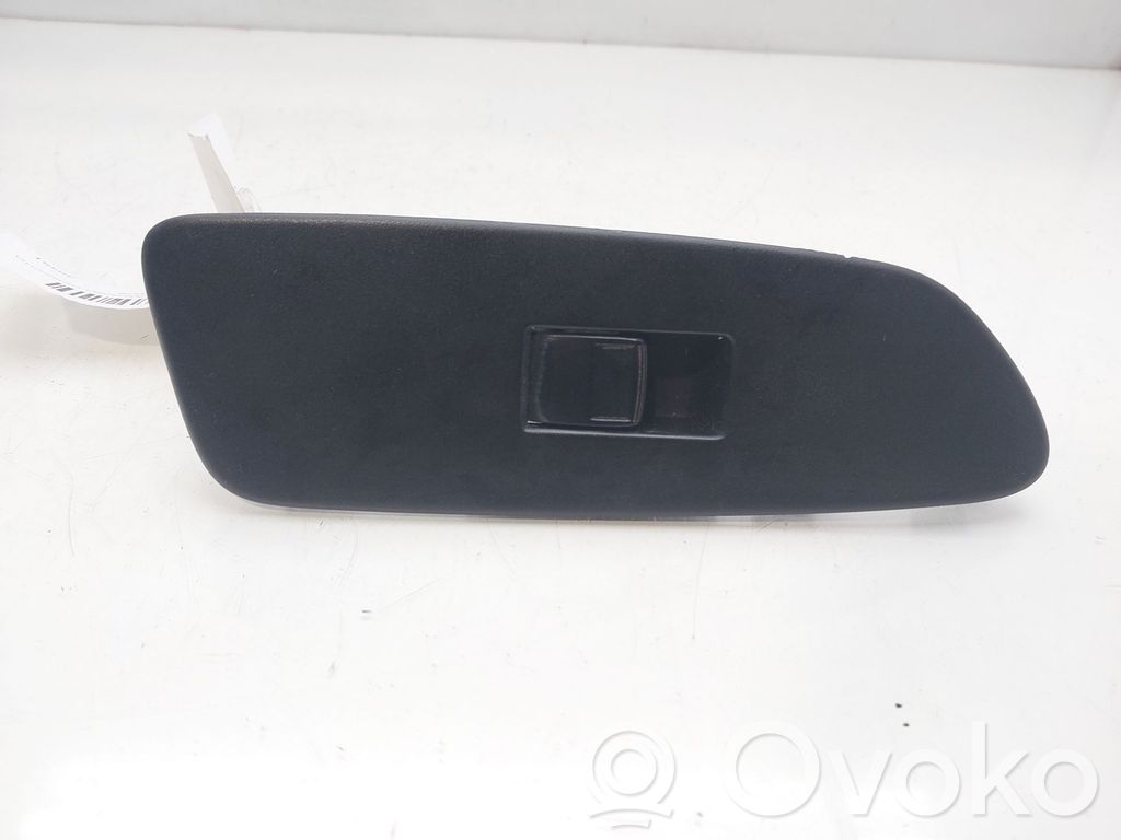 Toyota Auris 150 Electric window control switch 