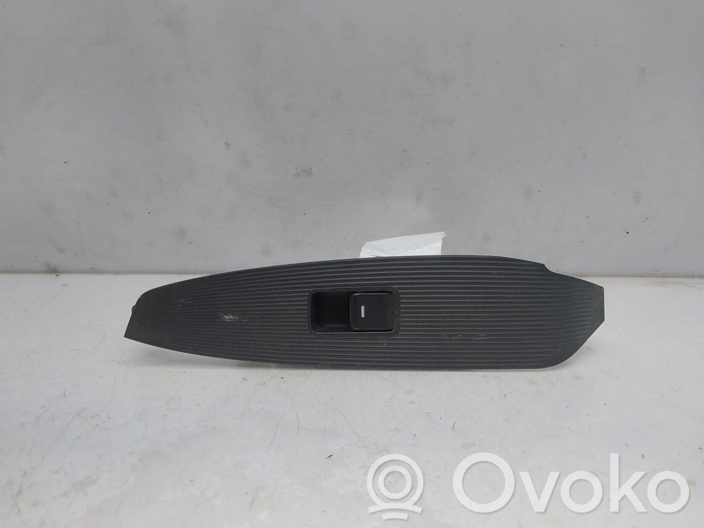 Electric window control switch   KD4766380