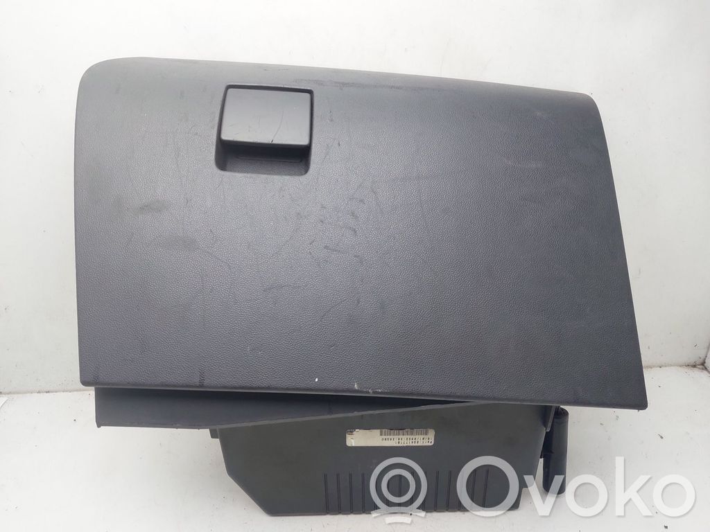 Opel Astra H Mantu nodalījums 