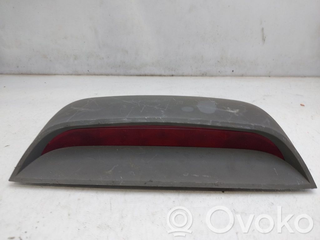 Chevrolet Aveo Third/center stoplight 