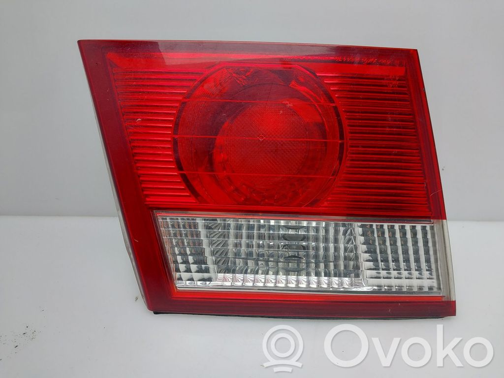 KIA Carens I Lampy tylnej klapy bagażnika 